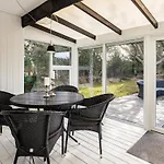 Luxury Retreat With Pool - By Traum 別荘 *