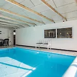 Luxury Retreat With Pool - By Traum 別荘 バイアス・スタン