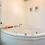 Luxury Retreat With Pool - By Traum
