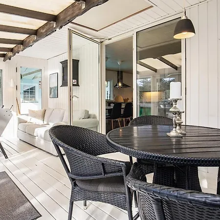 Luxury Retreat With Pool - By Traum * 베제르 스트란드